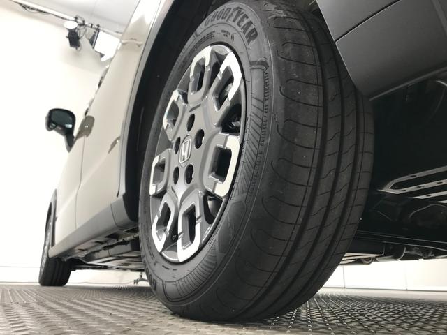 フリード e:HEVクロスター 登録済未使用車 マルチビュー シートヒーター アダプティブクルーズ 後席サーキュレーター 衝突軽減ブレーキ 両側電動スライドドア 6人乗り 純正アルミ ホンダセンシング ブラインドスポット(27枚目)