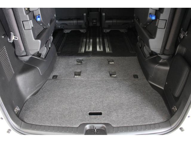 セレナ ハイウェイスター　Ｖセレクション　純正９型ナビゲーション　フリップダウンモニター　ドライブレコーダー　衝突軽減ブレーキ　車線逸脱警報システム　両側電動スライドドア　ハンズフリードア　純正アルミホイール　クルーズコントロール（60枚目）