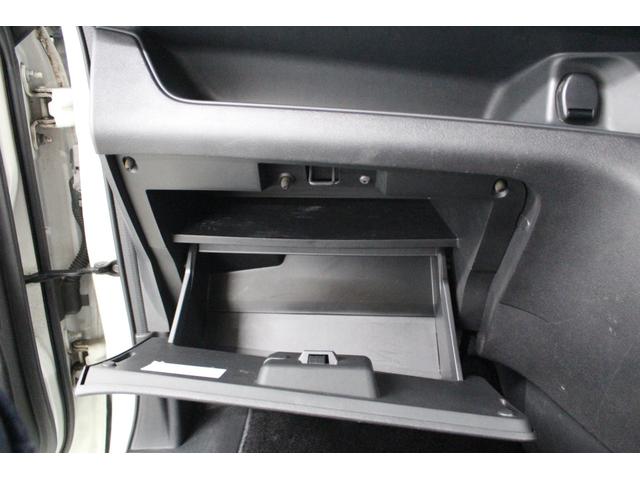 セレナ ハイウェイスター　Ｖセレクション　純正９型ナビゲーション　フリップダウンモニター　アラウンドビューモニター　衝突軽減ブレーキ　車線逸脱警報システム　両側電動スライドドア　ハンズフリードア　純正アルミホイール　クルーズコントロール（78枚目）