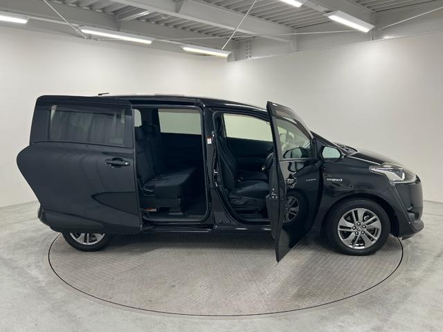 シエンタ ハイブリッドG 純正メモリーナビ ETC バックモニター 前後ドライブレコーダー 衝突軽減ブレーキ 車線逸脱警報 オートライト LEDライト 純正アルミホイール 両側電動スライドドア 7人乗り仕様 HYBRID(12枚目)