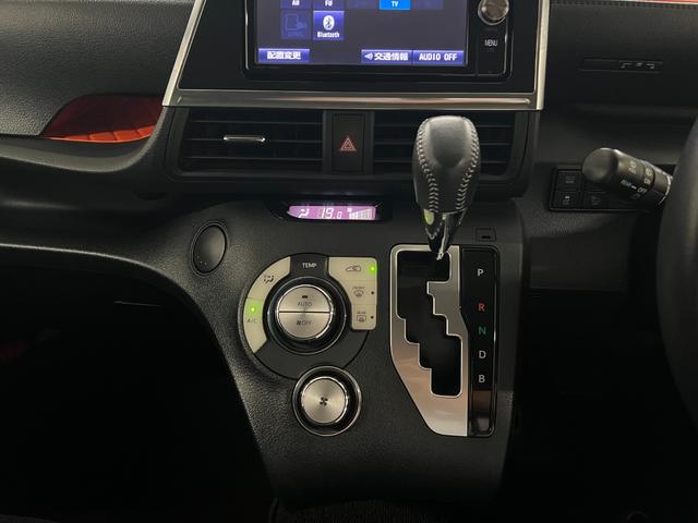 シエンタ ハイブリッドG 純正メモリーナビ ETC バックモニター 前後ドライブレコーダー 衝突軽減ブレーキ 車線逸脱警報 オートライト LEDライト 純正アルミホイール 両側電動スライドドア 7人乗り仕様 HYBRID(55枚目)