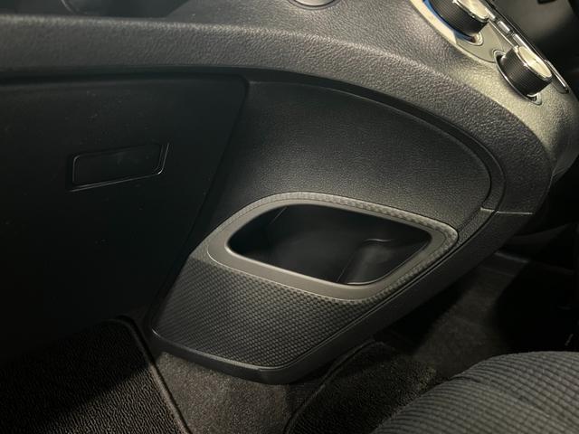 シエンタ ハイブリッドG 純正メモリーナビ ETC バックモニター 前後ドライブレコーダー 衝突軽減ブレーキ 車線逸脱警報 オートライト LEDライト 純正アルミホイール 両側電動スライドドア 7人乗り仕様 HYBRID(60枚目)