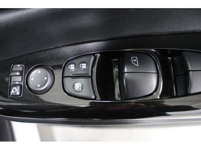 セレナ ハイウェイスターＧ　社外メモリーナビゲーション　フリップダウンモニター　アラウンドビューモニター　衝突軽減ブレーキ　車線逸脱警報システム　クルーズコントロール　ＥＴＣ　ＬＥＤライト　両側電動スライドドア（30枚目）