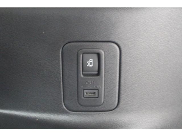 セレナ ハイウェイスターＧ　社外メモリーナビゲーション　フリップダウンモニター　アラウンドビューモニター　衝突軽減ブレーキ　車線逸脱警報システム　クルーズコントロール　ＥＴＣ　ＬＥＤライト　両側電動スライドドア（70枚目）