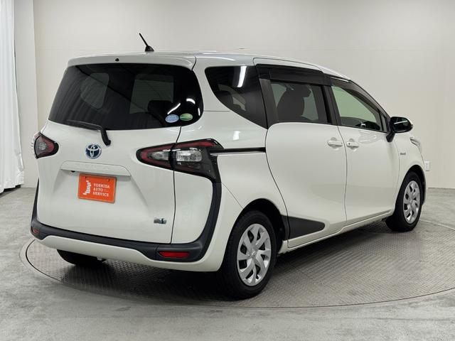 シエンタ ハイブリッドＧ　クエロ　純正メモリーナビゲーション　ＥＴＣ　バックモニター　ドライブレコーダー　運転席助手席シートヒーター　ＬＥＤライト　衝突軽減ブレーキ　車線逸脱警報システム　オートライト　両側電動スライドドア（7枚目）