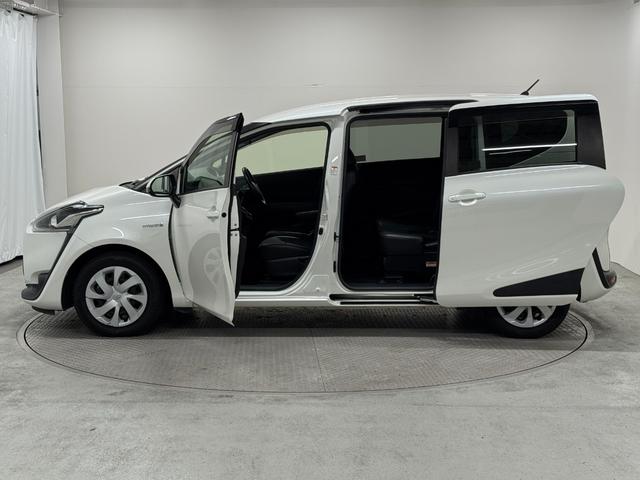 シエンタ ハイブリッドＧ　クエロ　純正メモリーナビゲーション　ＥＴＣ　バックモニター　ドライブレコーダー　運転席助手席シートヒーター　ＬＥＤライト　衝突軽減ブレーキ　車線逸脱警報システム　オートライト　両側電動スライドドア（12枚目）