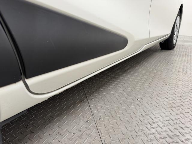 シエンタ ハイブリッドＧ　クエロ　純正メモリーナビゲーション　ＥＴＣ　バックモニター　ドライブレコーダー　運転席助手席シートヒーター　ＬＥＤライト　衝突軽減ブレーキ　車線逸脱警報システム　オートライト　両側電動スライドドア（27枚目）