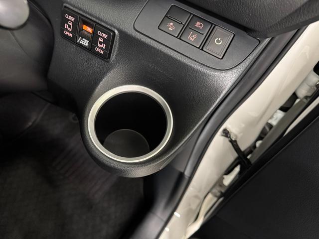 シエンタ ハイブリッドＧ　クエロ　純正メモリーナビゲーション　ＥＴＣ　バックモニター　ドライブレコーダー　運転席助手席シートヒーター　ＬＥＤライト　衝突軽減ブレーキ　車線逸脱警報システム　オートライト　両側電動スライドドア（49枚目）