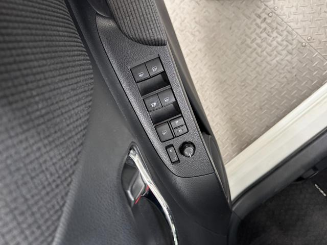 シエンタ ハイブリッドＧ　クエロ　純正メモリーナビゲーション　ＥＴＣ　バックモニター　ドライブレコーダー　運転席助手席シートヒーター　ＬＥＤライト　衝突軽減ブレーキ　車線逸脱警報システム　オートライト　両側電動スライドドア（55枚目）