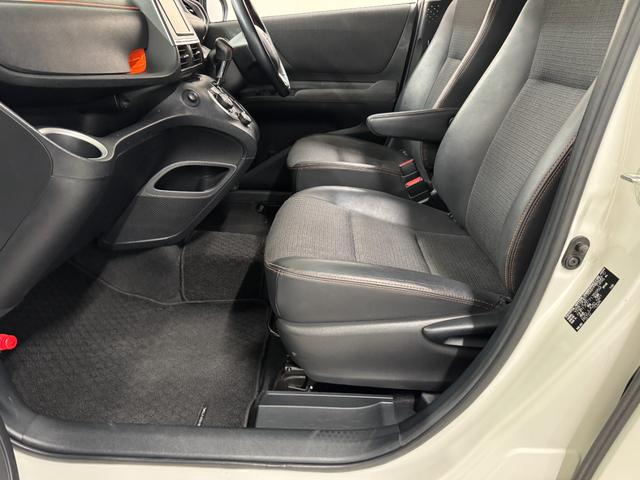 シエンタ ハイブリッドＧ　クエロ　純正メモリーナビゲーション　ＥＴＣ　バックモニター　ドライブレコーダー　運転席助手席シートヒーター　ＬＥＤライト　衝突軽減ブレーキ　車線逸脱警報システム　オートライト　両側電動スライドドア（66枚目）