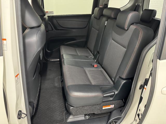 シエンタ ハイブリッドＧ　クエロ　純正メモリーナビゲーション　ＥＴＣ　バックモニター　ドライブレコーダー　運転席助手席シートヒーター　ＬＥＤライト　衝突軽減ブレーキ　車線逸脱警報システム　オートライト　両側電動スライドドア（70枚目）