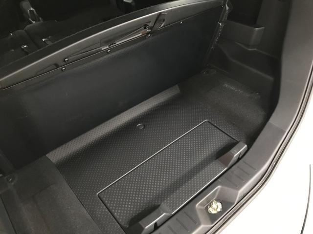 ルーミー カスタムＧ　純正９型ナビゲーション　パノラミックビューモニター　運転席助手席シートヒーター　ＥＴＣ　純正アルミホイール　ＬＥＤライト　両側電動スライドドア　衝突軽減ブレーキ　車線逸脱警報　コーナーセンサー（76枚目）