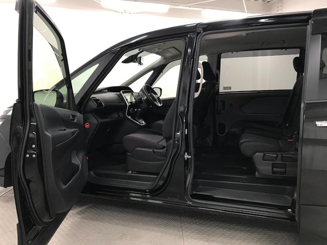 セレナ ハイウェイスター　ＶセレクションＩＩ　純正９型ナビゲーション　フリップダウンモニター　プロパイロット　スマートルームミラー　アラウンドビューモニター　ドライブレコーダー　リヤオートエアコン　アダプティブクルーズ　電子ミラー　ＥＴＣ（8枚目）