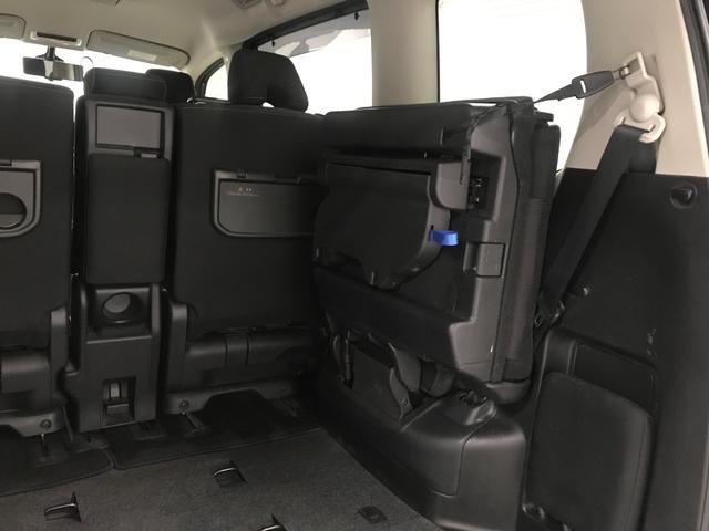 セレナ ハイウェイスター　ＶセレクションＩＩ　純正９型ナビゲーション　フリップダウンモニター　プロパイロット　スマートルームミラー　アラウンドビューモニター　ドライブレコーダー　リヤオートエアコン　アダプティブクルーズ　電子ミラー　ＥＴＣ（79枚目）