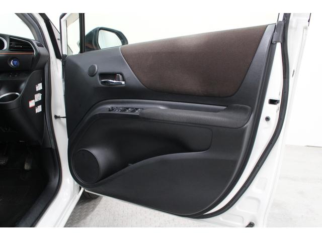 シエンタ ハイブリッドＧ　クエロ　純正メモリーナビ　パノラミックビューモニター　運転席助手席シートヒーター　ステアリングヒーター　両側電動スライドドア　ＬＥＤライト　オートライト　衝突軽減ブレーキ　車線逸脱警報　ＥＴＣ（31枚目）