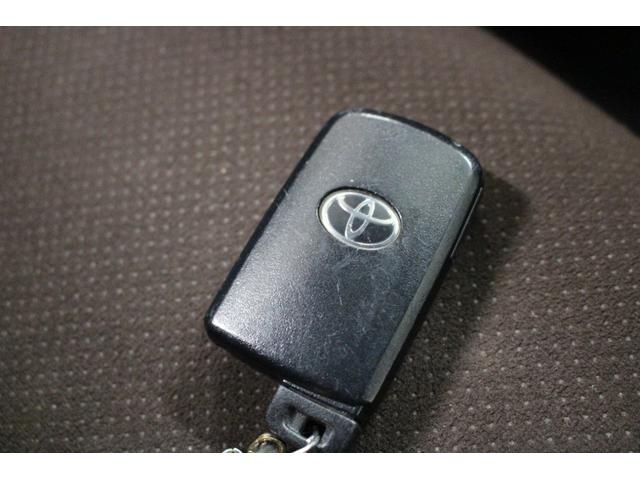 シエンタ ハイブリッドＧ　クエロ　純正メモリーナビ　パノラミックビューモニター　運転席助手席シートヒーター　ステアリングヒーター　両側電動スライドドア　ＬＥＤライト　オートライト　衝突軽減ブレーキ　車線逸脱警報　ＥＴＣ（76枚目）