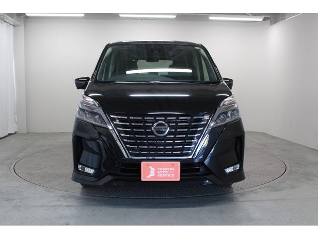 セレナ ハイウェイスターＶ　純正メモリーナビ　アラウンドビューモニター　ＥＴＣ　前後ドライブレコーダー　衝突軽減ブレーキ　車線逸脱警報システム　誤発信抑制機能　両側電動スライドドア　ＬＥＤライト　純正アルミホイール（11枚目）