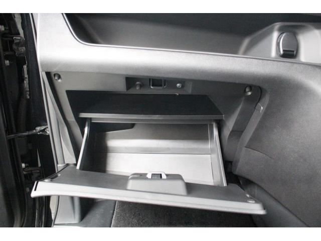 セレナ ハイウェイスターＶ　純正メモリーナビ　アラウンドビューモニター　ＥＴＣ　前後ドライブレコーダー　衝突軽減ブレーキ　車線逸脱警報システム　誤発信抑制機能　両側電動スライドドア　ＬＥＤライト　純正アルミホイール（76枚目）