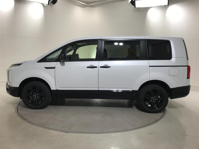 デリカＤ：５ シャモニー　登録済未使用車　マルチアラウンドビュー　ナビ取付パッケージ　後席モニター取付パッケージ　衝突軽減ブレーキ　レーダークルーズコントロール　車線逸脱警報システム　電動サイドステップレス（7枚目）