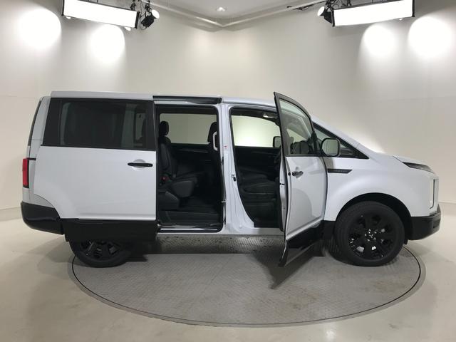 デリカＤ：５ シャモニー　登録済未使用車　マルチアラウンドビュー　ナビ取付パッケージ　後席モニター取付パッケージ　衝突軽減ブレーキ　レーダークルーズコントロール　車線逸脱警報システム　電動サイドステップレス（12枚目）