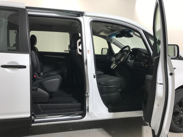 デリカＤ：５ シャモニー　登録済未使用車　マルチアラウンドビュー　ナビ取付パッケージ　後席モニター取付パッケージ　衝突軽減ブレーキ　レーダークルーズコントロール　車線逸脱警報システム　電動サイドステップレス（13枚目）