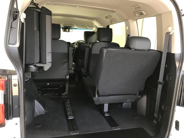 デリカＤ：５ シャモニー　登録済未使用車　マルチアラウンドビュー　ナビ取付パッケージ　後席モニター取付パッケージ　衝突軽減ブレーキ　レーダークルーズコントロール　車線逸脱警報システム　電動サイドステップレス（78枚目）