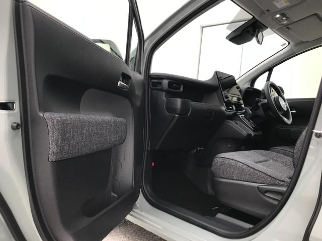 シエンタ ハイブリッドＺ　登録済未使用車　ディスプレイオーディオプラス　パノラミックビューモニター　ブラインドスポットモニター　電子パーキング　オートブレーキホールド　衝突軽減ブレーキ　レーダークルーズコントロール　両側電動（60枚目）