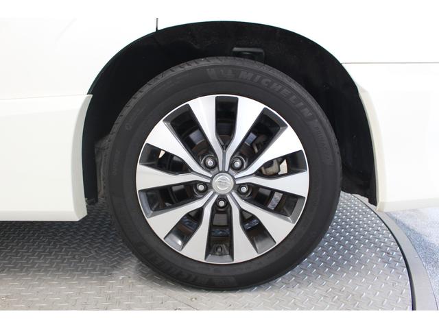 セレナ ハイウェイスター　ＶセレクションＩＩ　純正９型メモリーナビゲーション　フリップダウンモニター　アラウンドビューモニター　ドライブレコーダー　ＥＴＣ　衝突軽減ブレーキ　車線逸脱警報　オートライト　両側電動スライドドア　ＬＥＤライト（14枚目）