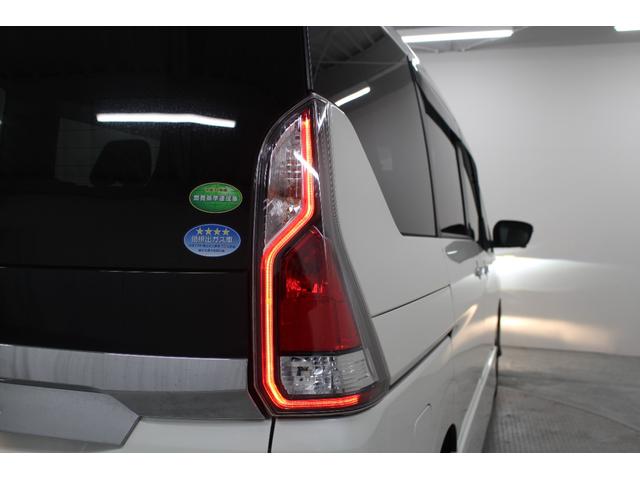 セレナ ハイウェイスター　ＶセレクションＩＩ　純正９型メモリーナビゲーション　フリップダウンモニター　アラウンドビューモニター　ドライブレコーダー　ＥＴＣ　衝突軽減ブレーキ　車線逸脱警報　オートライト　両側電動スライドドア　ＬＥＤライト（19枚目）