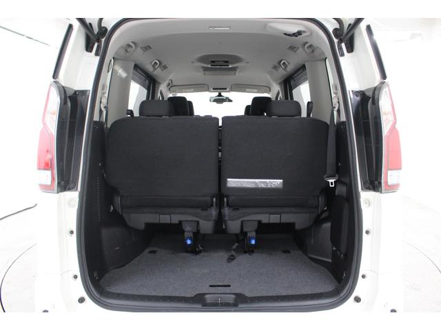 セレナ ハイウェイスター　ＶセレクションＩＩ　純正９型メモリーナビゲーション　フリップダウンモニター　アラウンドビューモニター　ドライブレコーダー　ＥＴＣ　衝突軽減ブレーキ　車線逸脱警報　オートライト　両側電動スライドドア　ＬＥＤライト（61枚目）