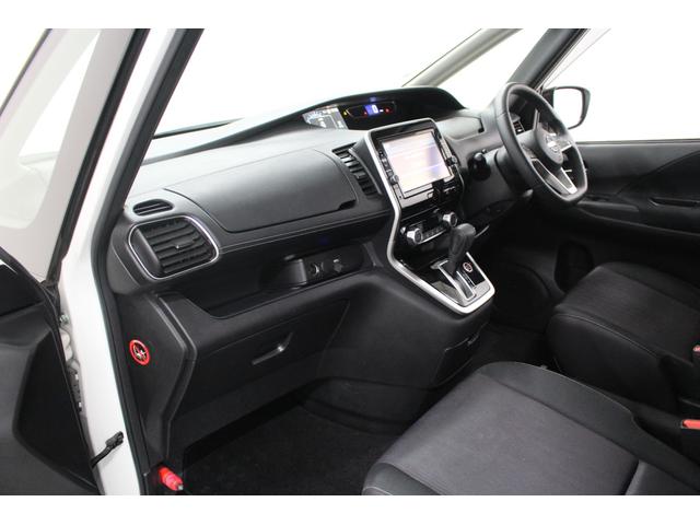 セレナ ハイウェイスター　ＶセレクションＩＩ　純正９型メモリーナビゲーション　フリップダウンモニター　アラウンドビューモニター　ドライブレコーダー　ＥＴＣ　衝突軽減ブレーキ　車線逸脱警報　オートライト　両側電動スライドドア　ＬＥＤライト（74枚目）