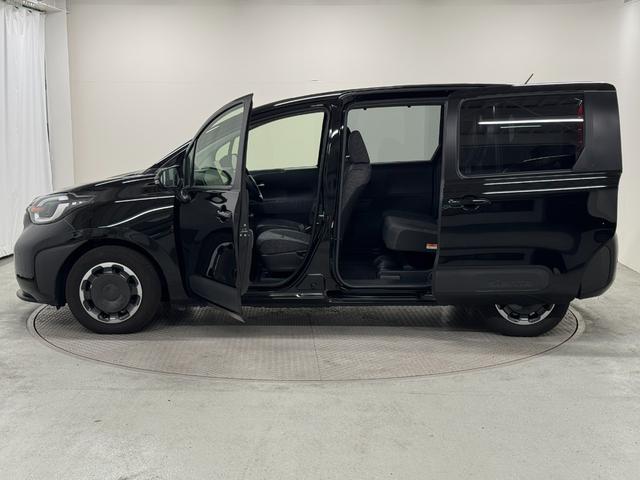 シエンタ ハイブリッドZ ディスプレイオーディオプラス パノラミックビューモニター ACコンセント レーダークルーズコントロール 5人乗り仕様 衝突軽減ブレーキ 誤発信抑制機能 車線逸脱警報 両側電動スライドドア(11枚目)