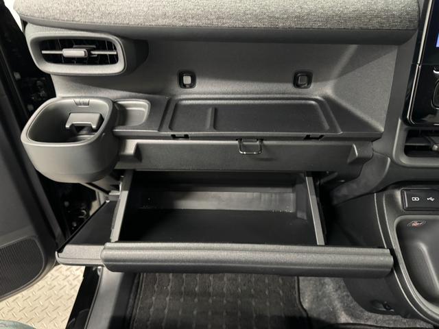 シエンタ ハイブリッドZ ディスプレイオーディオプラス パノラミックビューモニター ACコンセント レーダークルーズコントロール 5人乗り仕様 衝突軽減ブレーキ 誤発信抑制機能 車線逸脱警報 両側電動スライドドア(73枚目)