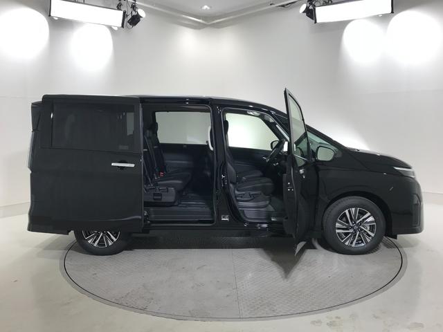 セレナ ｅ－パワー　ハイウェイスターＶ　登録済未使用車　１２．３型日産コネクトナビ　アラウンドビューモニター　ホットプラスパック　シートヒーター　ＥＴＣ２．０　アラウンドビューモニター　インテリジェントルームミラー　前後ドライブレコーダー（12枚目）