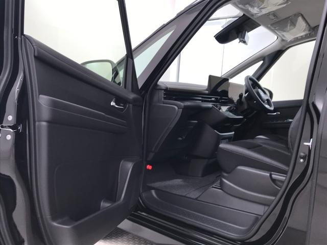 セレナ ｅ－パワー　ハイウェイスターＶ　登録済未使用車　１２．３型日産コネクトナビ　アラウンドビューモニター　ホットプラスパック　シートヒーター　ＥＴＣ２．０　アラウンドビューモニター　インテリジェントルームミラー　前後ドライブレコーダー（55枚目）