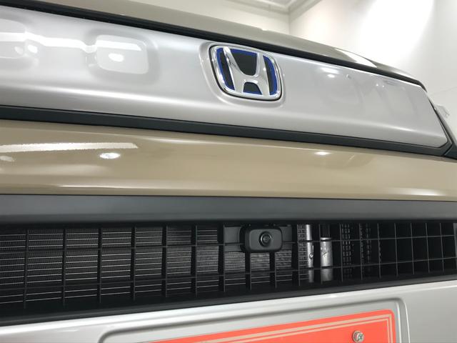 フリード ｅ：ＨＥＶクロスター　登録済未使用車　マルチビュー　シートヒーター　アダプティブクルーズ　後席サーキュレーター　衝突軽減ブレーキ　両側電動スライドドア　６人乗り　純正アルミ　ホンダセンシング　ブラインドスポット（16枚目）