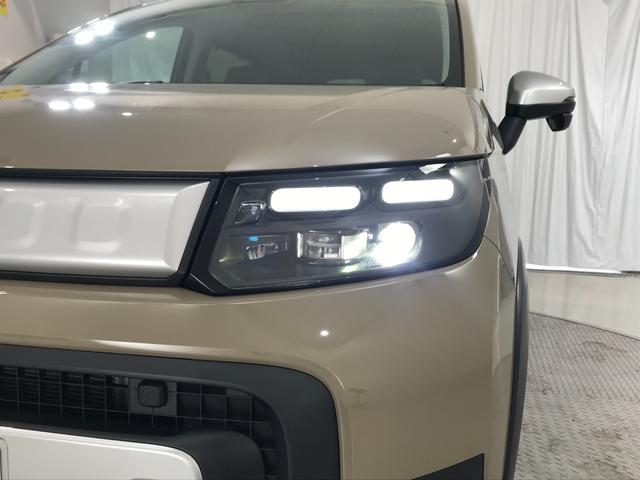 フリード ｅ：ＨＥＶクロスター　登録済未使用車　マルチビュー　シートヒーター　アダプティブクルーズ　後席サーキュレーター　衝突軽減ブレーキ　両側電動スライドドア　６人乗り　純正アルミ　ホンダセンシング　ブラインドスポット（26枚目）