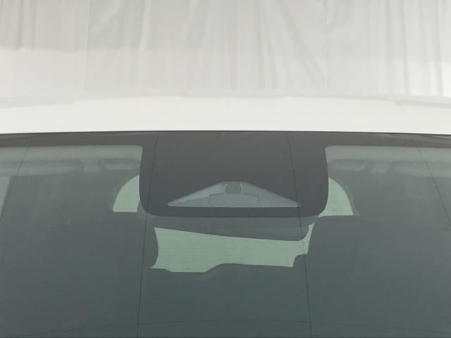 フリード e:HEVエアー EX 登録済未使用車 マルチビュー シートヒーター アダプティブクルーズ 後席サーキュレーター 衝突軽減ブレーキ 両側電動スライドドア 6人乗り 純正アルミホイール ホンダセンシング ブラインドスポット(11枚目)