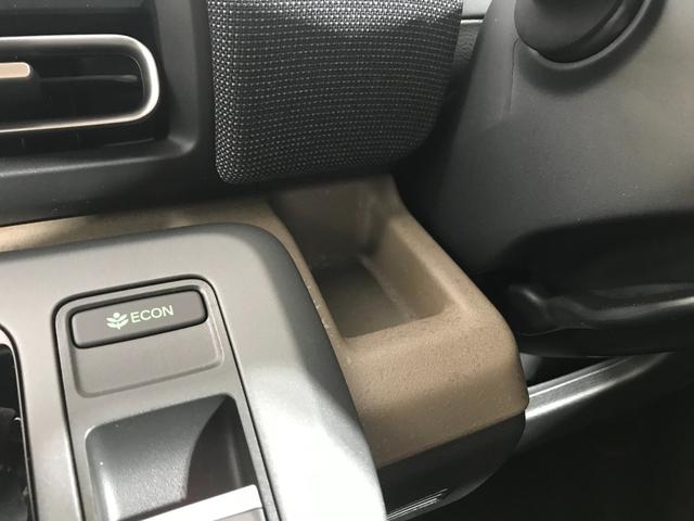フリード エアー　ＥＸ　登録済未使用車　シートヒーター　アダプティブクルーズ　後席サーキュレーター　衝突軽減ブレーキ　両側電動スライドドア　６人乗り　純正アルミホイール　ホンダセンシング　ＬＥＤライト　コーナーセンサー（41枚目）