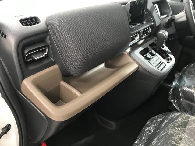 フリード エアー　ＥＸ　登録済未使用車　シートヒーター　アダプティブクルーズ　後席サーキュレーター　衝突軽減ブレーキ　両側電動スライドドア　６人乗り　純正アルミホイール　ホンダセンシング　ＬＥＤライト　コーナーセンサー（61枚目）