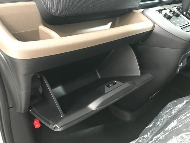 フリード エアー　ＥＸ　登録済未使用車　シートヒーター　アダプティブクルーズ　後席サーキュレーター　衝突軽減ブレーキ　両側電動スライドドア　６人乗り　純正アルミホイール　ホンダセンシング　ＬＥＤライト　コーナーセンサー（62枚目）