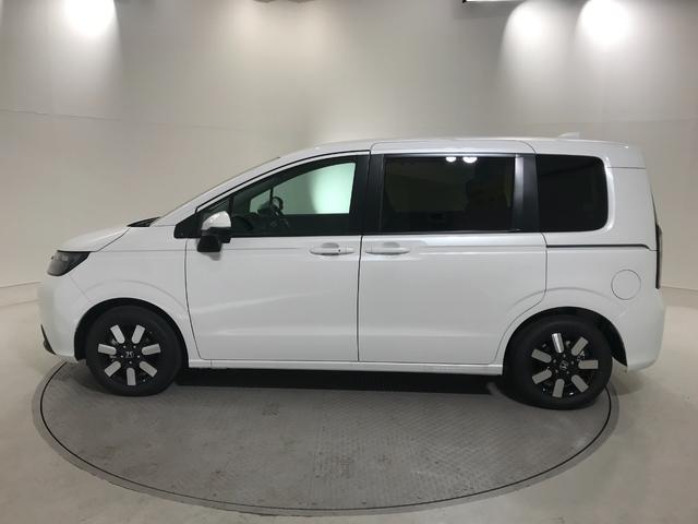 フリード エアー　ＥＸ　登録済未使用車　シートヒーター　アダプティブクルーズ　後席サーキュレーター　衝突軽減ブレーキ　両側電動スライドドア　６人乗り　純正アルミホイール　ホンダセンシング　ＬＥＤライト　コーナーセンサー（10枚目）