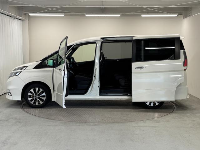 セレナ ハイウェイスター　純正９型メモリーナビ　フリップダウンモニター　プロパイロット　スマートルームミラー　衝突軽減ブレーキ　車線逸脱警報　ＬＥＤライト　アダプティブクルーズコントロール　電子ミラー（11枚目）