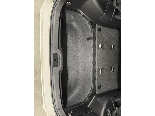 セレナ ハイウェイスター　純正９型メモリーナビ　フリップダウンモニター　プロパイロット　スマートルームミラー　衝突軽減ブレーキ　車線逸脱警報　ＬＥＤライト　アダプティブクルーズコントロール　電子ミラー（18枚目）