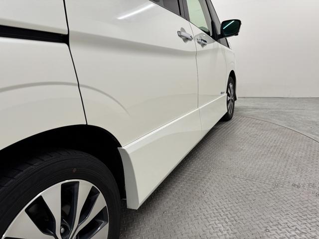 セレナ ハイウェイスター　純正９型メモリーナビ　フリップダウンモニター　プロパイロット　スマートルームミラー　衝突軽減ブレーキ　車線逸脱警報　ＬＥＤライト　アダプティブクルーズコントロール　電子ミラー（27枚目）