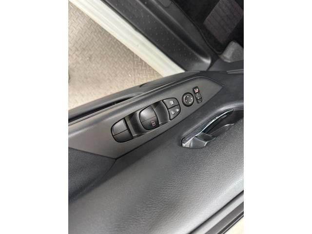 セレナ ハイウェイスター　純正９型メモリーナビ　フリップダウンモニター　プロパイロット　スマートルームミラー　衝突軽減ブレーキ　車線逸脱警報　ＬＥＤライト　アダプティブクルーズコントロール　電子ミラー（61枚目）