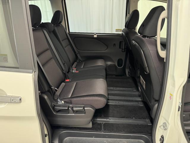 セレナ ハイウェイスター　純正９型メモリーナビ　フリップダウンモニター　プロパイロット　スマートルームミラー　衝突軽減ブレーキ　車線逸脱警報　ＬＥＤライト　アダプティブクルーズコントロール　電子ミラー（66枚目）