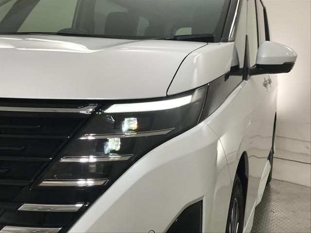 セレナ ｅ－パワー　ハイウェイスターＶ　登録済未使用車　１２．３型日産コネクトナビ　ホットプラスパック　アラウンドビューモニター　ＥＴＣ２．０　アラウンドビューモニター　インテリジェントルームミラー　前後ドライブレコーダー　プロパイロット（13枚目）