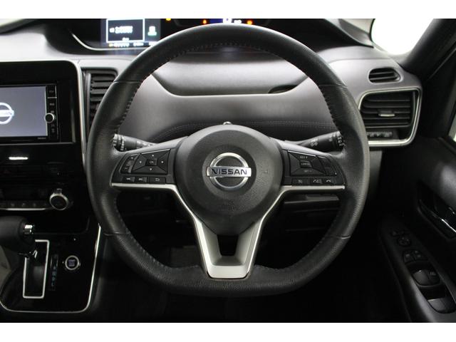 セレナ ハイウェイスターV 純正メモリーナビ フリップダウンモニター アラウンドビューモニター 両側電動スライドドア LEDライト 衝突軽減ブレーキ 車線逸脱警報システム オートライト 純正アルミホイール(28枚目)