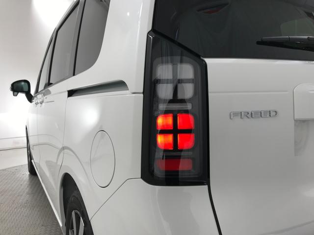 フリード エアー　ＥＸ　登録済未使用車　シートヒーター　アダプティブクルーズ　後席サーキュレーター　衝突軽減ブレーキ　両側電動スライドドア　６人乗り　純正アルミホイール　ホンダセンシング　ＬＥＤライト　コーナーセンサー（18枚目）